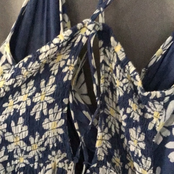 American Eagle Daisy romper - Picture 4 of 5